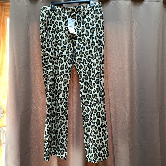 NWT ZARA leopard print pants. 100% cotton.  Flare leg. Lightweight. Size XL. - Picture 1 of 11